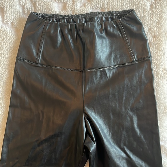 Wilfred Free Aritzia Faux Leather Leggings - Picture 3 of 6